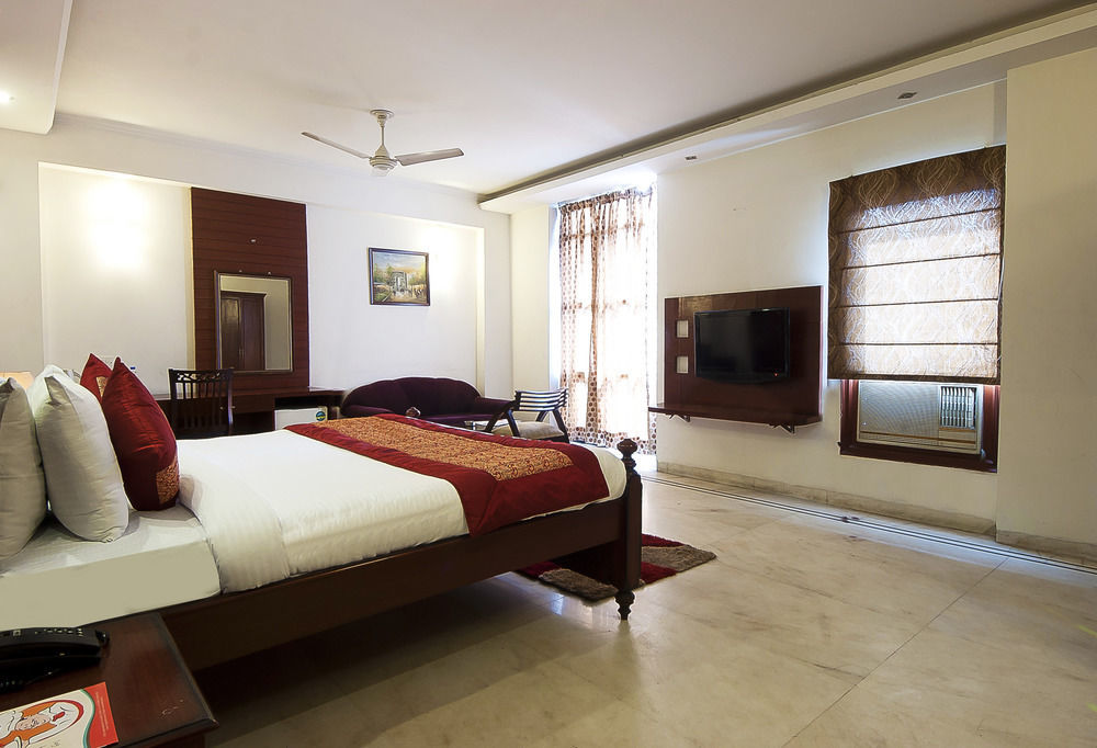 Hotel Comfort Zone Greater Kailash New Delhi Bagian luar foto